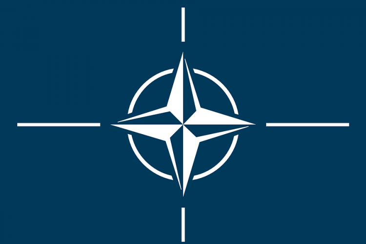 Johnson: Egymilliárd ember biztonságán őrködik a NATO
