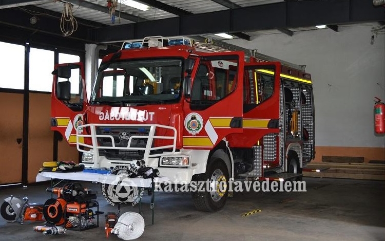  Új magyar gyártású tűzoltóautó Mosonmagyaróváron