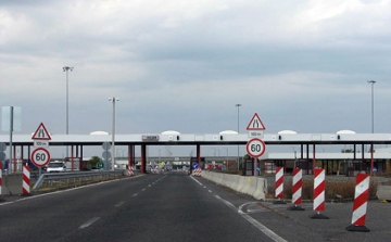 Megerősítette a rendőrség a magyar-szerb schengeni határ védelmét