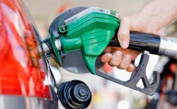 Újabb üzemanyagár-csökkenés, 400 forint alatt lesz a benzin átlagára