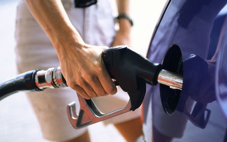 A héten másodszor is csökken a benzin ára