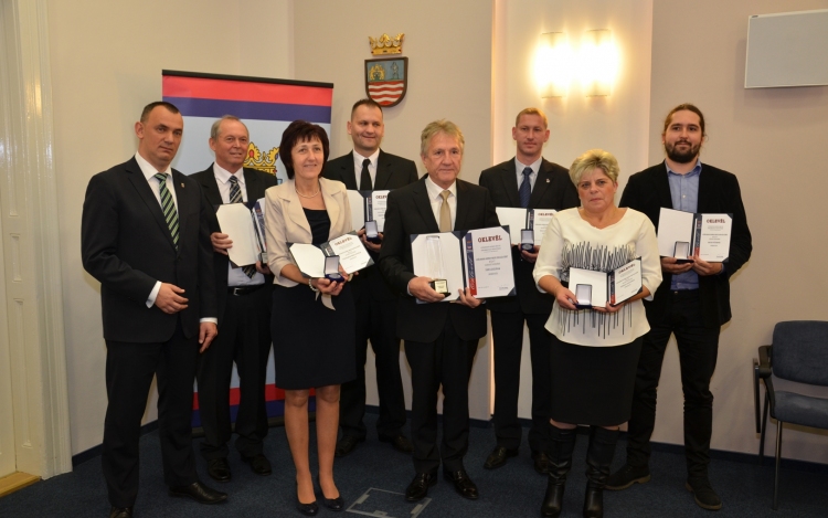 Elismerések Győr-Moson-Sopron megye szolgálatáért