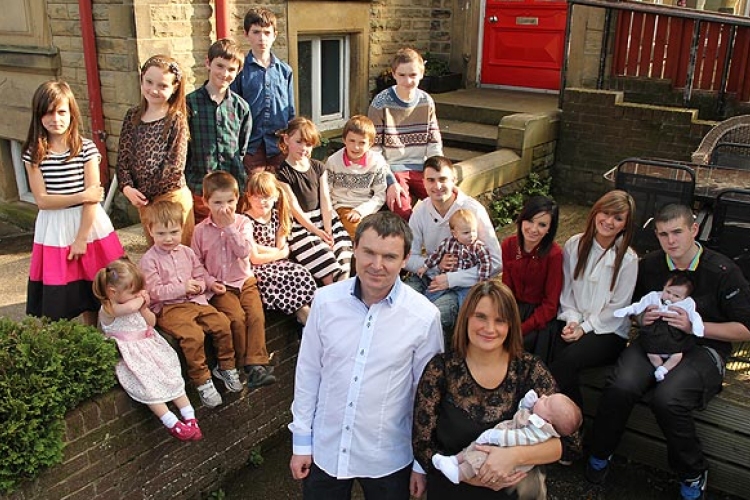 A tizenhetedik gyereket várja a legnagyobb brit család