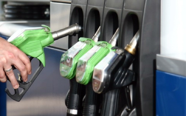 Emelkedik a benzin és a gázolaj jövedéki adója októbertől