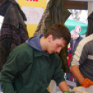 Kolbásztöltő verseny (Fotó: Nagy Mária)