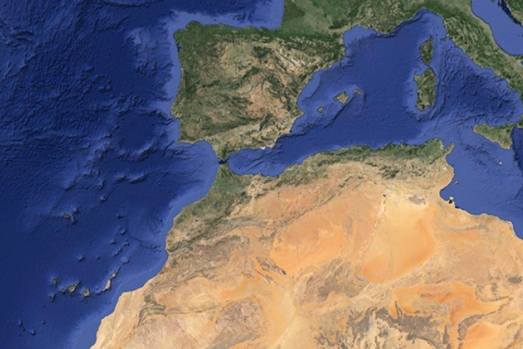 Mi ez a fehér izé Spanyolország déli csücskében, ami még a világűrből is látszik?