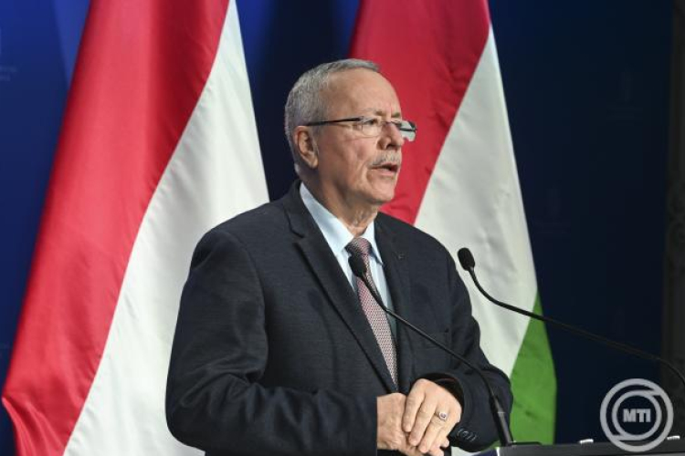 Illegális bevándorlás - Bakondi György: a közel-keleti háború a migráció egy új dimenzióját eredményezte