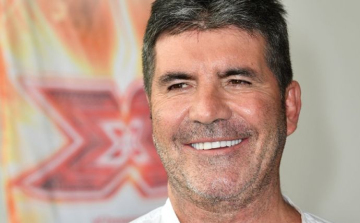 Csillagot kapott Simon Cowell a hollywoodi Hírességek sétányán