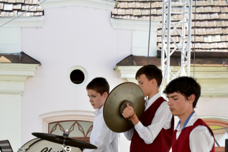 NYÁRI FESZTIVÁL – SZENT ISTVÁN NAPOK 2019, Első nap