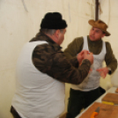 Kolbásztöltő verseny (Fotó: Nagy Mária)