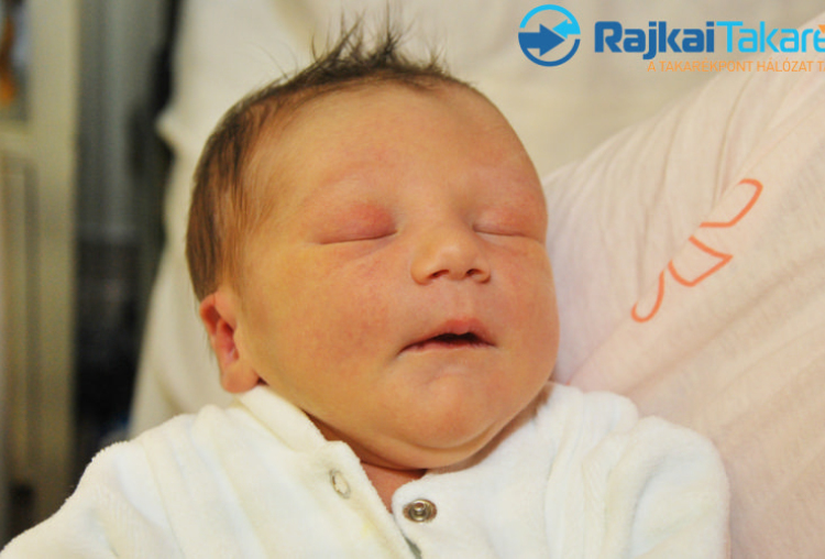 Takács Tamás Noel, 3640 gr. Mosonmagyaróv�