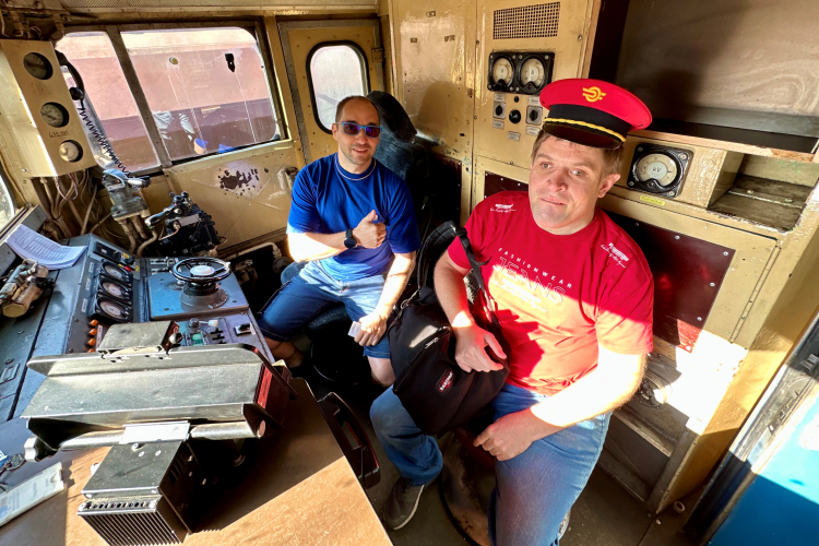 Valóra vált álom: Autista fiatalember utazhatott a Tokaj InterCity mozdonyán!