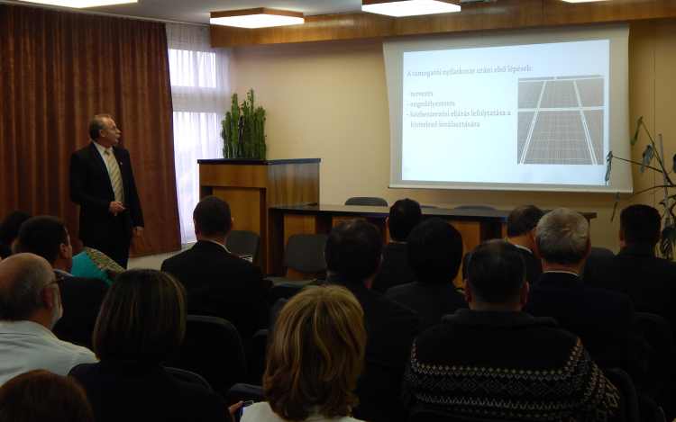 Átadták a napelemes rendszert