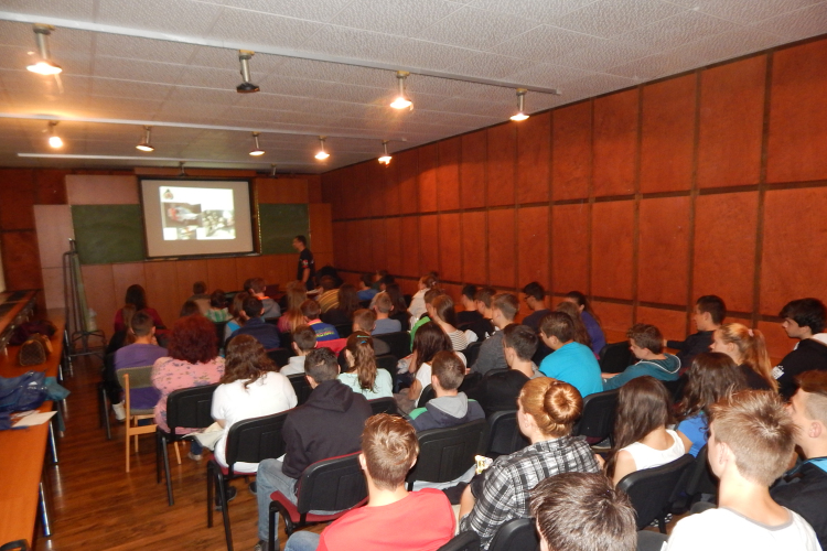 Szer-telen Ifjúság Napja 2014