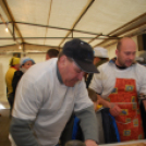 Kolbásztöltő verseny (Fotó: Nagy Mária)