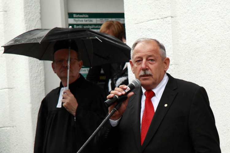 Hőnel Béla emléktábla avatás Mosonmagyaróváron