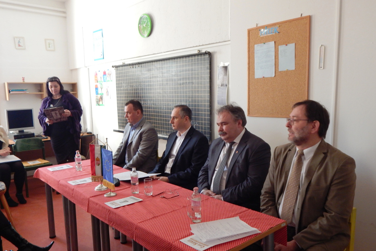 A Mosonmagyaróvári Tanoda ünnepélyes projektnyitó rendezvényére a Családok Átmeneti Otthonában. 