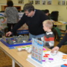 Családi társasjáték (Fotó: Nagy Mária)