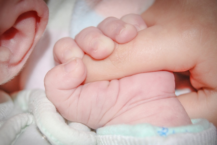 Évtizedes csúcsra emelkedett a születések száma Németországban márciusban