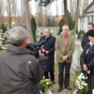 Koszorúzás Tallós Prohászka István sírjánál