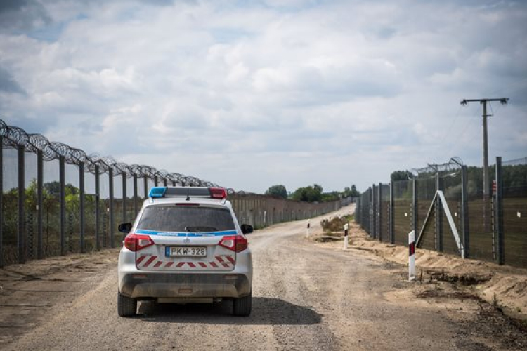 Több mint ezer határsértő ellen intézkedtek a rendőrök a hétvégén
