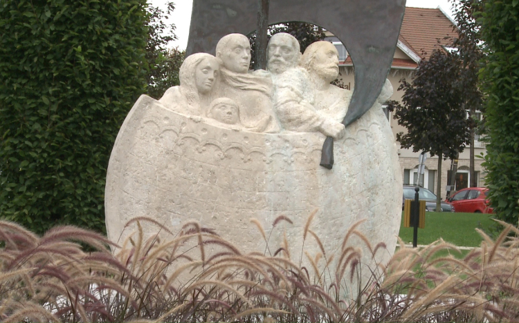 Megújult a Bárka szobor