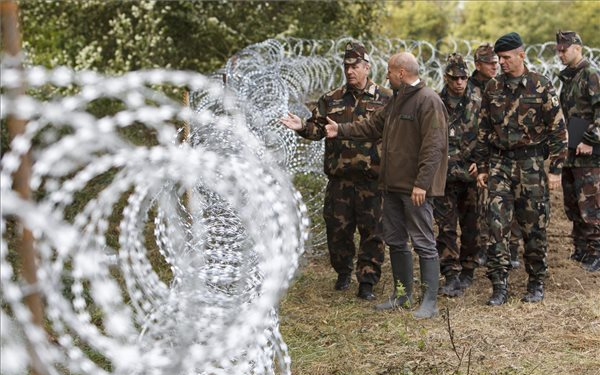 Emberfeletti tempóban halad a kerítésépítés a horvát határszakaszon