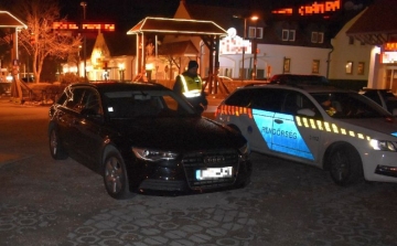 Körözött Audit találtak a rendőrök egy hegyeshalmi parkolóban