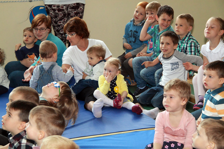 Gyerekhét a Pillangó Óvodában és Mini Bölcsődében, a Mesekocsi Színház előadása