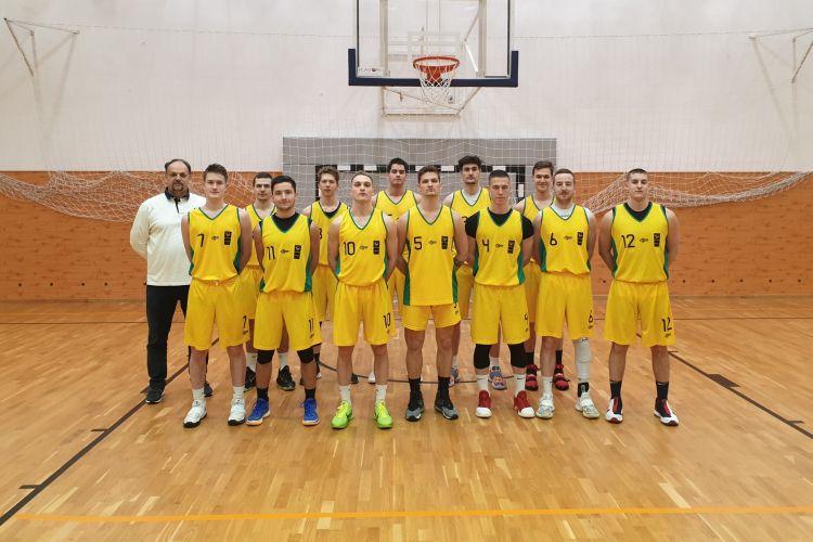 Magabiztos győzelmet aratott az egyetemi kosárlabdacsapat