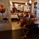 Kávéházi beszélgetések - Borclub Étterem