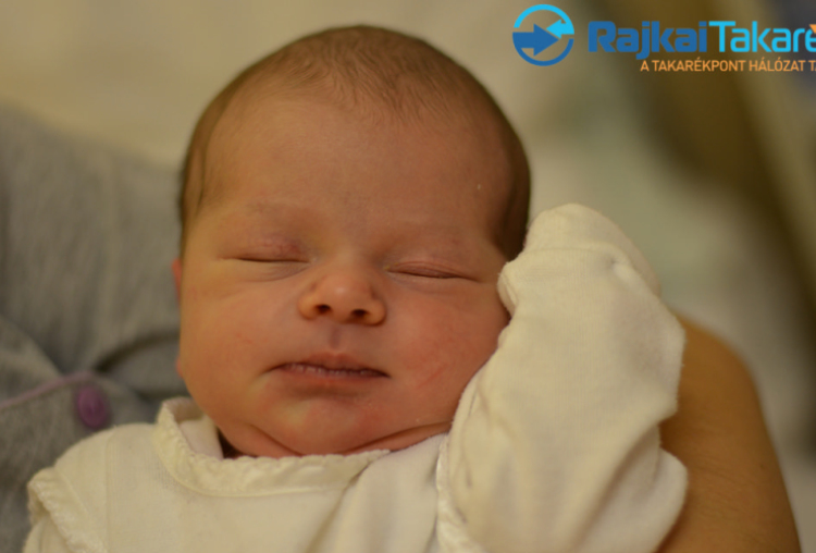 Tóth Dorina, 3150 gr. Dunaremete