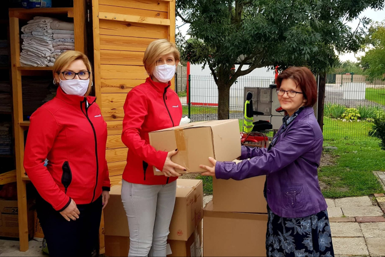 A hajléktalanokat segíti az SMR Automotive Hungary