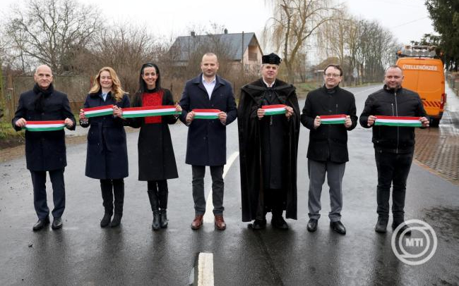 Nagy Bálint: az idén több mint 800 kilométernyi útszakasz újul meg országosan