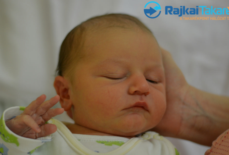 Kiss Ákos, 3920 gr. Móvár