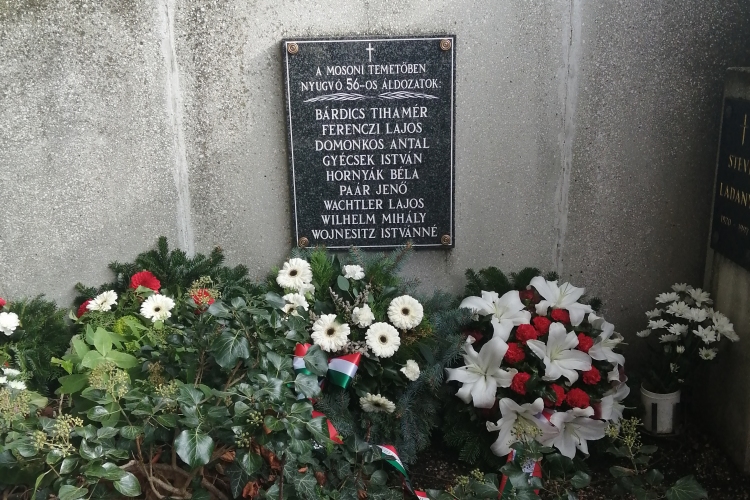 Megemlékezés a mosoni temetőben