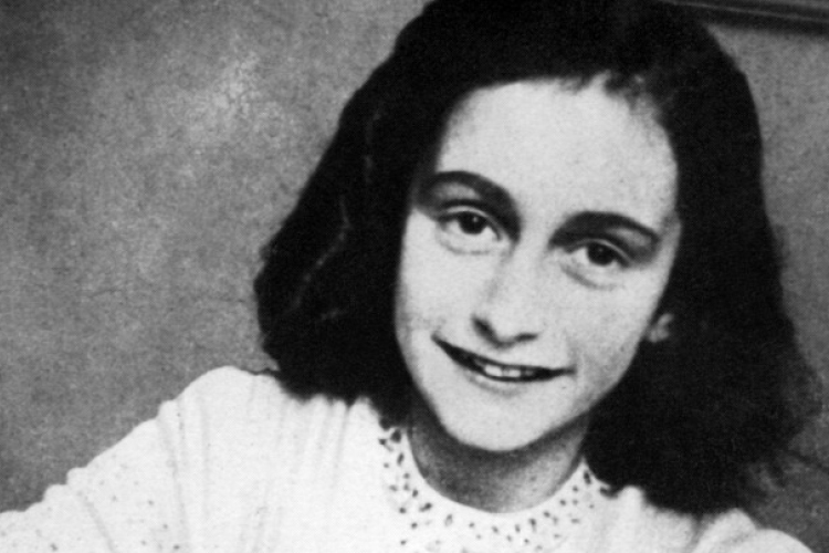 Anne Frank (1929-1945) kiállítás Mosonmagyaróváron