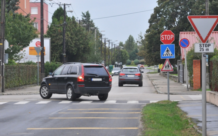 Jelzőlámpát telepítenek a Terv és Szekeres Richárd utcák kereszteződésébe