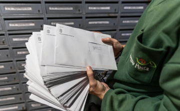 Hidvéghi Balázs: ma kezdődik a nemzeti konzultáció kérdőíveinek postázása