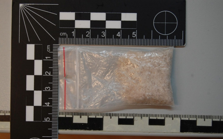 Alsónadrágba rejtett kábítószert találtak a rendőrök