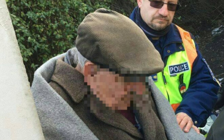 Sértetlenül került elő az idős férfi 