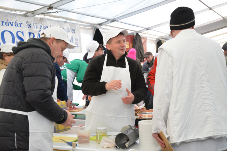 Kolbásztöltő fesztivál (Fotó: Nagy Mária)