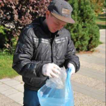 Szedjed és egyed, avagy szemétszedés jutalommal! (Fotó: Nagy Mária)