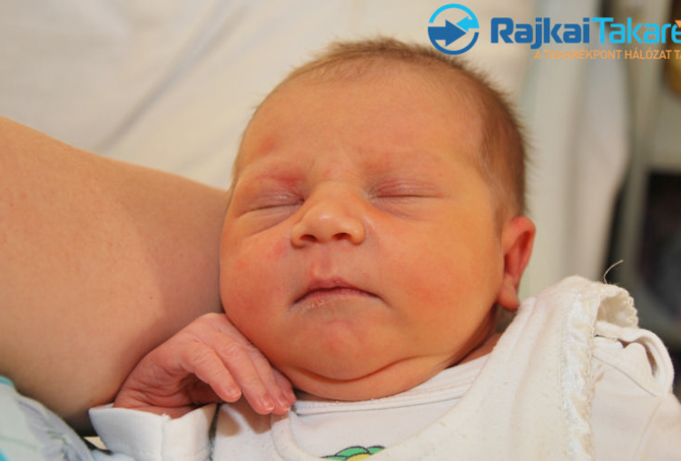 Bóna Laura Helga, 3420 gr. Farád