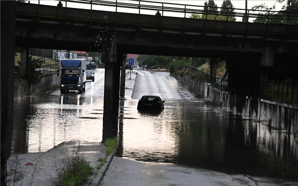 281 esetben volt szükség a tűzoltók munkájára