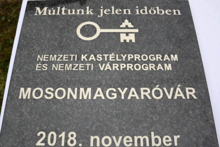 Megújul a magyaróvári vár - képgalériával