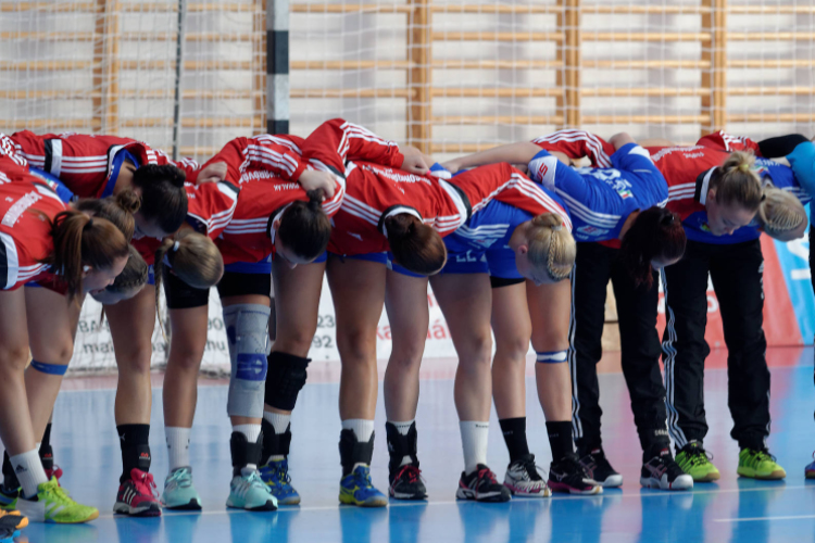 Női kézilabda NBI, alapszakasz 2. forduló: MKC SE - Dunaújváros Kohász KA (21:22) (Fotó: Horváth Attila)