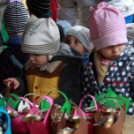 A Pillangó Óvoda és Mini Bölcsöde közös húsvétolása a Mosonmagyaróvári Mentőszolgálat gyermekeivel