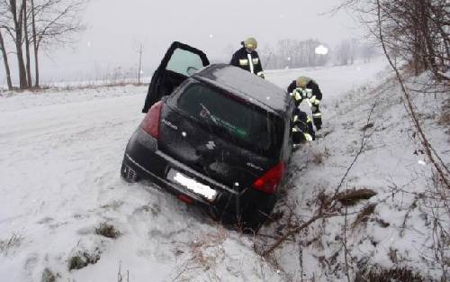 130 baleset a hó miatt