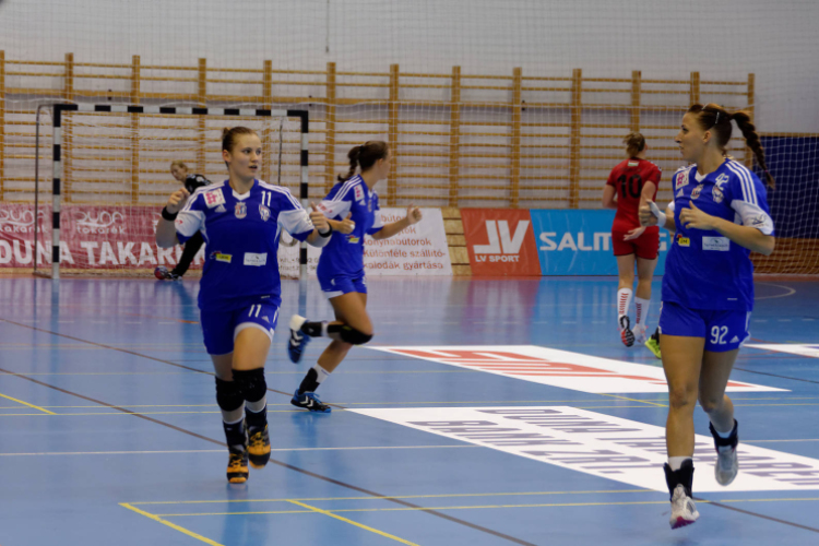Női kézilabda NBI, alapszakasz 2. forduló: MKC SE - Dunaújváros Kohász KA (21:22) (Fotó: Horváth Attila)